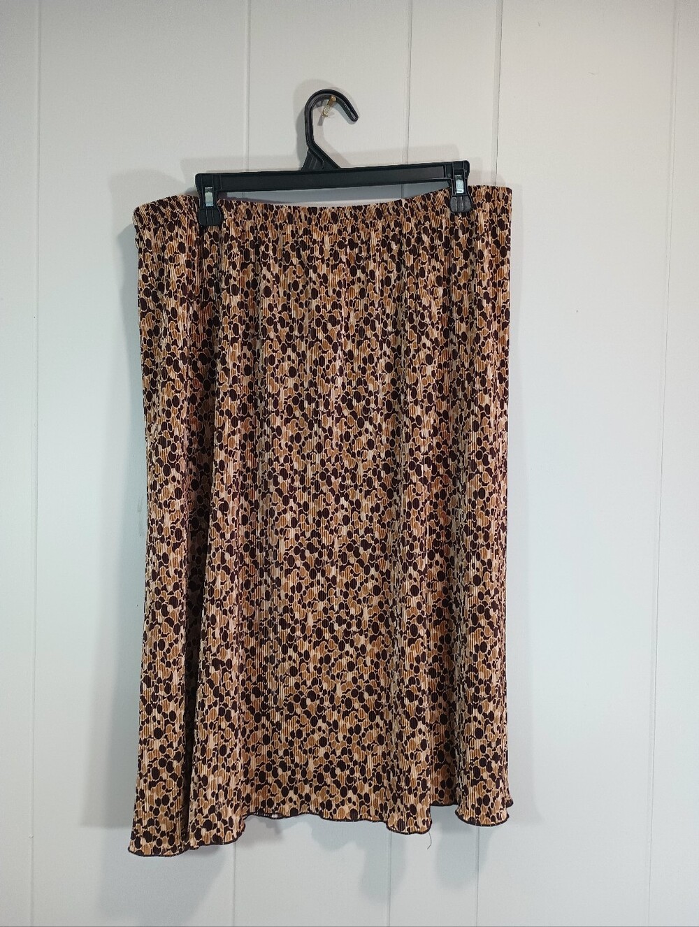 R&M Richards Brown Dot Pattern Pleated Midi Skirt